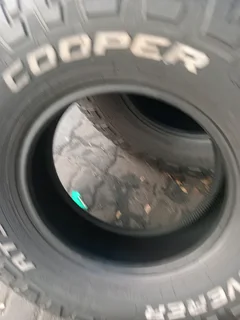 X4/ 285/ 75/ R16 AT3 XLT COOPER DISCOVERER