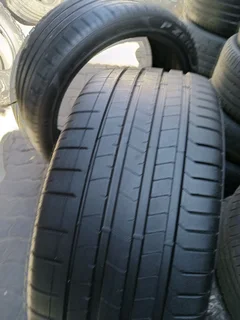 X2/ 285/ 35/ Zr23(107) Pirelli P.zero