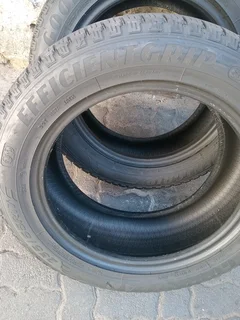 X2/ 235/ 55/ R17 SUV / GOODYEAR EFFICIENT