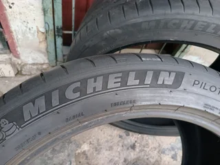 X2/ 325/ 35/ R22(114Y) MICHELIN PILOT SPORT 4 S.  DATE 2024 88%