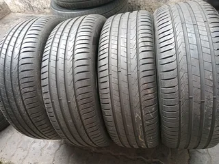X4/ 245/ 5o/ R19 Pirelli Cinturato P7 99%