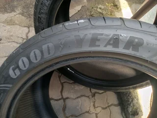 X2/ 285/ 35/ R19 / GOODYEAR EAGLE FI