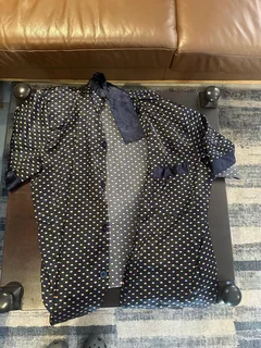 Looking and buying second hands clothes