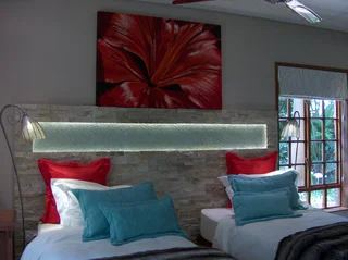 FULLY FURNISHED, LOCK UP-AND-GO, FOUR-STAR EXECUTIVE SUITE IDEAL FOR THE BUSY EXECUTIVE OR TRAVELLER