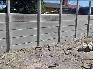 Retaining walls and building