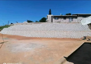 Paving retaining walls installation