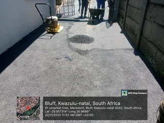 Paving retaining walls installation