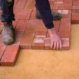 Paving and tar