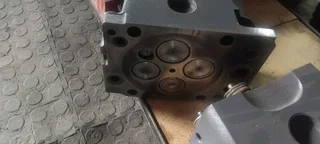 Recon cylinder head&#39;s for heavy duty trucks and yellow metal.