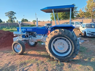 Roofed Landini Tractor For Sale. No leaks, no smoke, no leaks, nothing to fix!