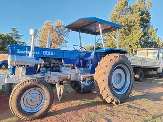 Roofed Landini Tractor For Sale. No leaks, no smoke, no leaks, nothing to fix!
