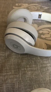 Beats Solo white