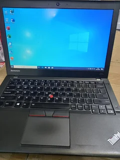 Lenovo thinkpad x250Core I5-5300 &#64;2.30ghz8gb Ram 256GB SSD Windows 10