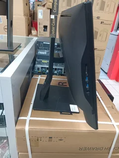 Dell OPTIPLEX 3240 AIO Corei5-6500T&#64;2,5GHZ8GB RAM 500GB HDD INTEL HD GRAPHICS 530Windows 10 Pro