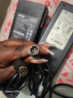 Epson 240V_ 4pin Charger  R300