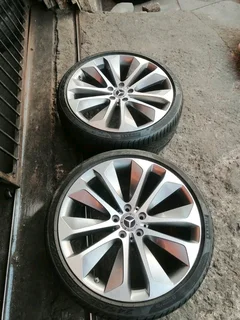 Mercedes-Benz tyres and mag rims