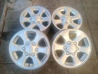16 inches Isuzu mag rims for sale
