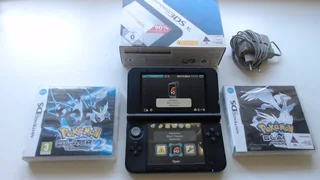 Nintendo 3DS XL Blue / Black Console with 2 Games