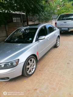 Volvo S40 t5 Breaking for Spares +27 67 234 7856
