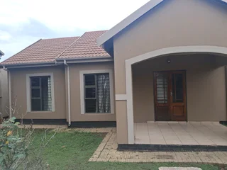 Townhouse in Vanderbijlpark SE10, R820 000