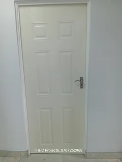 SKILLED, COMPETENT,  EXPERIENCED AND PROFESSIONAL CARPENTER.