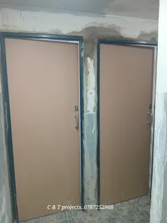 EXPERIENCED, PROFESSIONAL,  COMPETENT AND SKILLED CARPENTER .