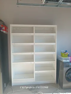 EXPERIENCED, PROFESSIONAL,  COMPETENT AND SKILLED CARPENTER .