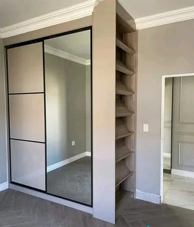 SKILLED, EXPERIENCED,  COMPETENT AND PROFESSIONAL CARPENTER.