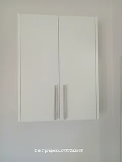 SKILLED, EXPERIENCED,  COMPETENT AND PROFESSIONAL CARPENTER.