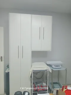 COMPETENT,  SKILLED,  PROFESSIONAL AND EXPERIENCED CARPENTER .