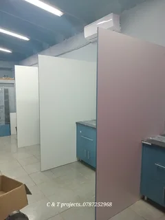 COMPETENT, PROFESSIONAL,  SKILLED AND EXPERIENCED CARPENTER .