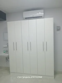 COMPETENT, PROFESSIONAL,  SKILLED AND EXPERIENCED CARPENTER .