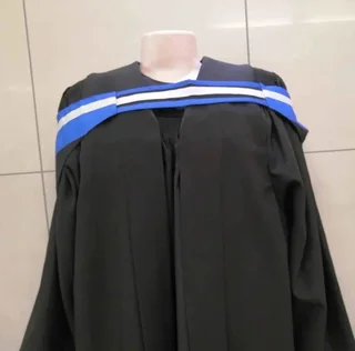 Quality and affordable graduation gowns,caps and sashes