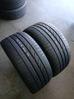 275/40/20 runflat  Bridgestone available at affordable prices call/whatsApp 0670042842 for more.