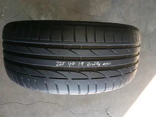 225/40/19 runflat Bridgestone and many other sizes for sale call/whatsApp 0670042842 for details.
