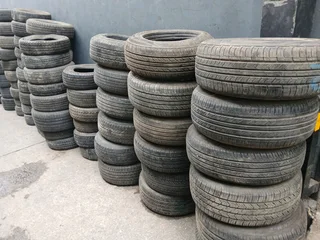 225/60/17 runflat pirelli and many other sizes for sale call/whatsApp 0631966190 for details