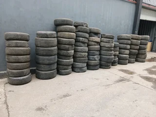 We are selling quality used tyres at affordable prices call/whatsApp 0670942842 we deliver