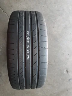 225/40/18runflat and many other sizes for sale call/whatsApp 0670042842 for details.