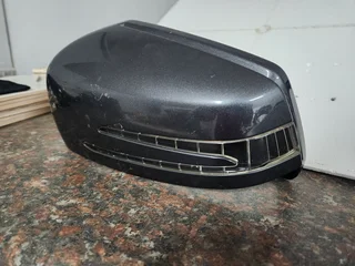 OEM Used Mercedes-Benz W204 Mirror cover / W204 Mirror Lamp (A2129067401).