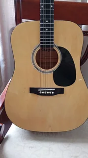 Acoustic Guitar - Maxwell