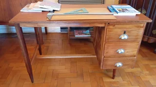 Desk - Ad posted by Tony T