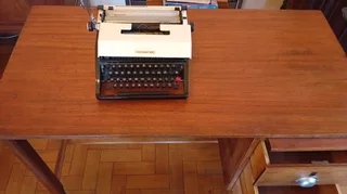 Desk - Ad posted by Tony T