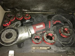 Ridgid Hand-held Power Drive 690i With Extra Set Of Dies
