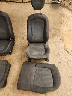 Used car seats for hyundai i20 2010 model