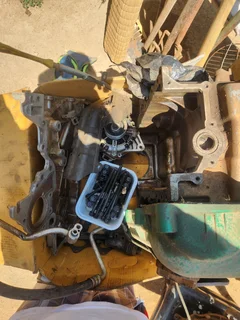 Hyundai i20 g4fc petrol 1.6 engine and gearbox for sale.