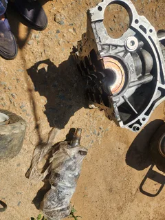 Hyundai i20 g4fc petrol 1.6 engine and gearbox for sale.