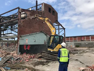 Demolition, excavation, plot clearing, pools, landscaping, swimming pools, rock breaking,