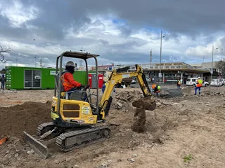 Demolition, swimming pools, excavation, rock breaking, rubble removal, plot clearing,