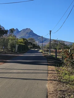Pet friendly cabin with wonderful views and enclosed garden available from 1 December or 1 January