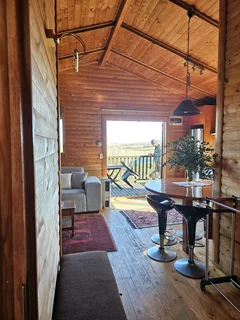 Pet friendly cabin with wonderful views and enclosed garden available from 1 December or 1 January